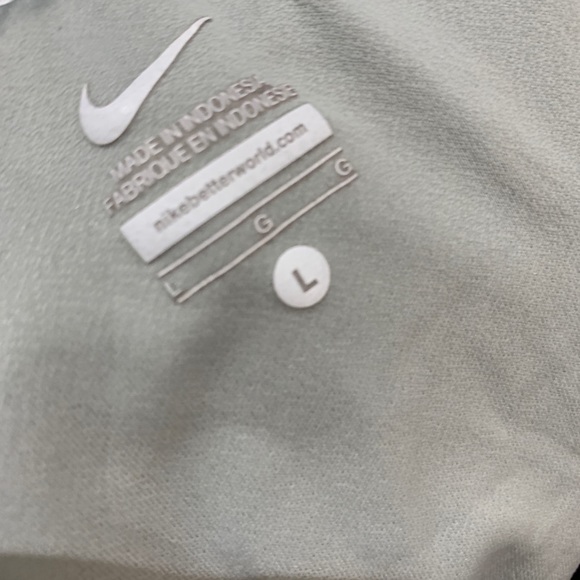 ✨ 3/$30  Light blue Nike shorts - Picture 3 of 3